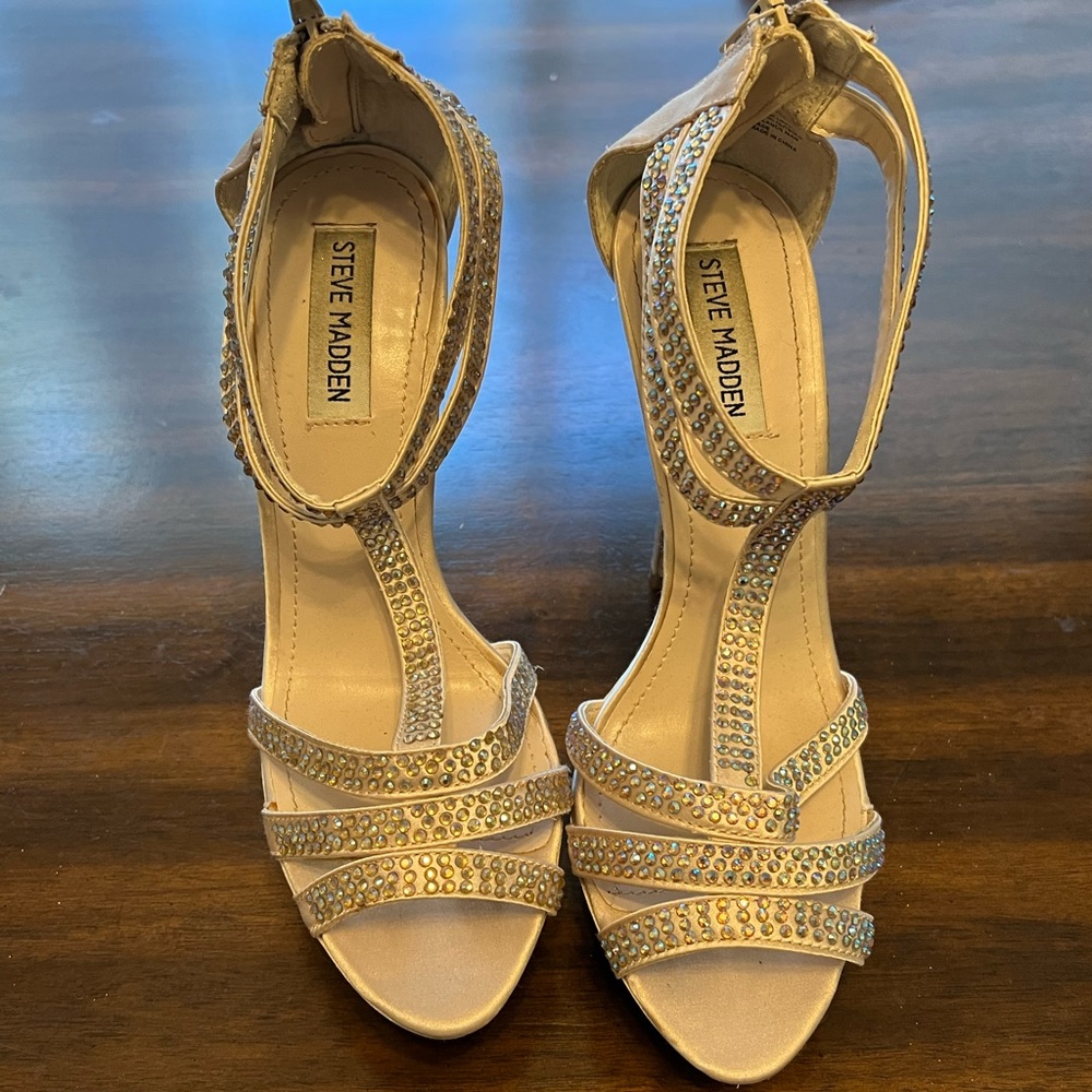 Steve Madden heels gently used size 8
